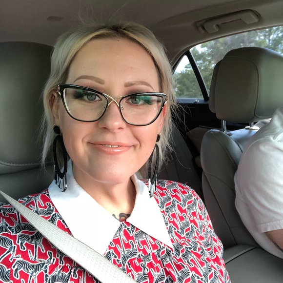 Meet your Posher, Jennifer - Picture 6 of 8